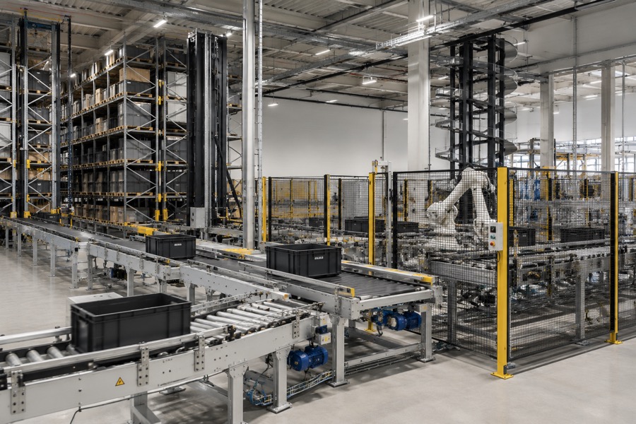 Warehouse automation and intralogistics